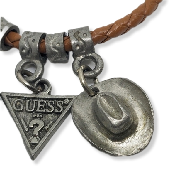GUESS VINTAGE COWGIRL THEMED FAUX LEATHER & PEWTER CHARMED BRACELET - Picture 4 of 8